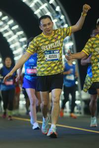 BIB: 41501
                            <button type="button" onclick="openModal(21214540)" class="btn btn-primary btn-sm float-right btn-popup" data-toggle="modal" data-target=".modal-high-quality">
                        <i class="fas fa-shopping-cart"></i> Add to Cart
                    </button>
                                            <button type="button" onclick="isThisMe(21214540, true)" class="btn btn-success btn-sm float-right btn-popup btn-isme hidden" data-toggle="tooltip" data-placement="bottom" title="นี่คือรูปของคุณใช่ไหม คลิกที่นี่เพื่อเอาเข้าอัลบั้ม">
                        <i class="fas fa-plus"></i> Add to album
                    </button>
                    <button type="button" onclick="isThisMe(21214540, false)" class="btn btn-warning btn-sm float-right btn-popup btn-isnotme hidden">
                        <i class="fas fa-ban"></i> Remove from album
                    </button>